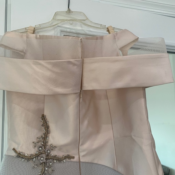 Gown - Picture 5 of 5